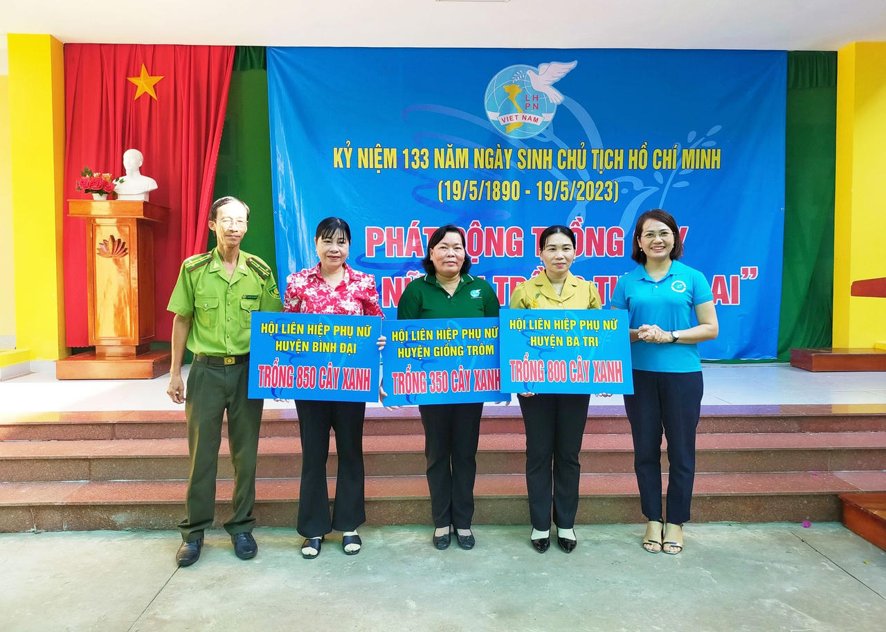 Phát động trồng cây tại Bến Tre với chủ đề Phụ nữ vun trồng tương lai