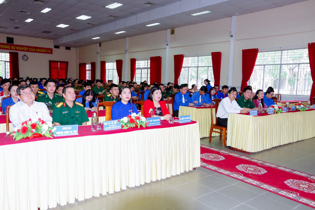 Tuyên dương thanh niên tiêu biểu ở Sóc Trăng làm theo lời Bác