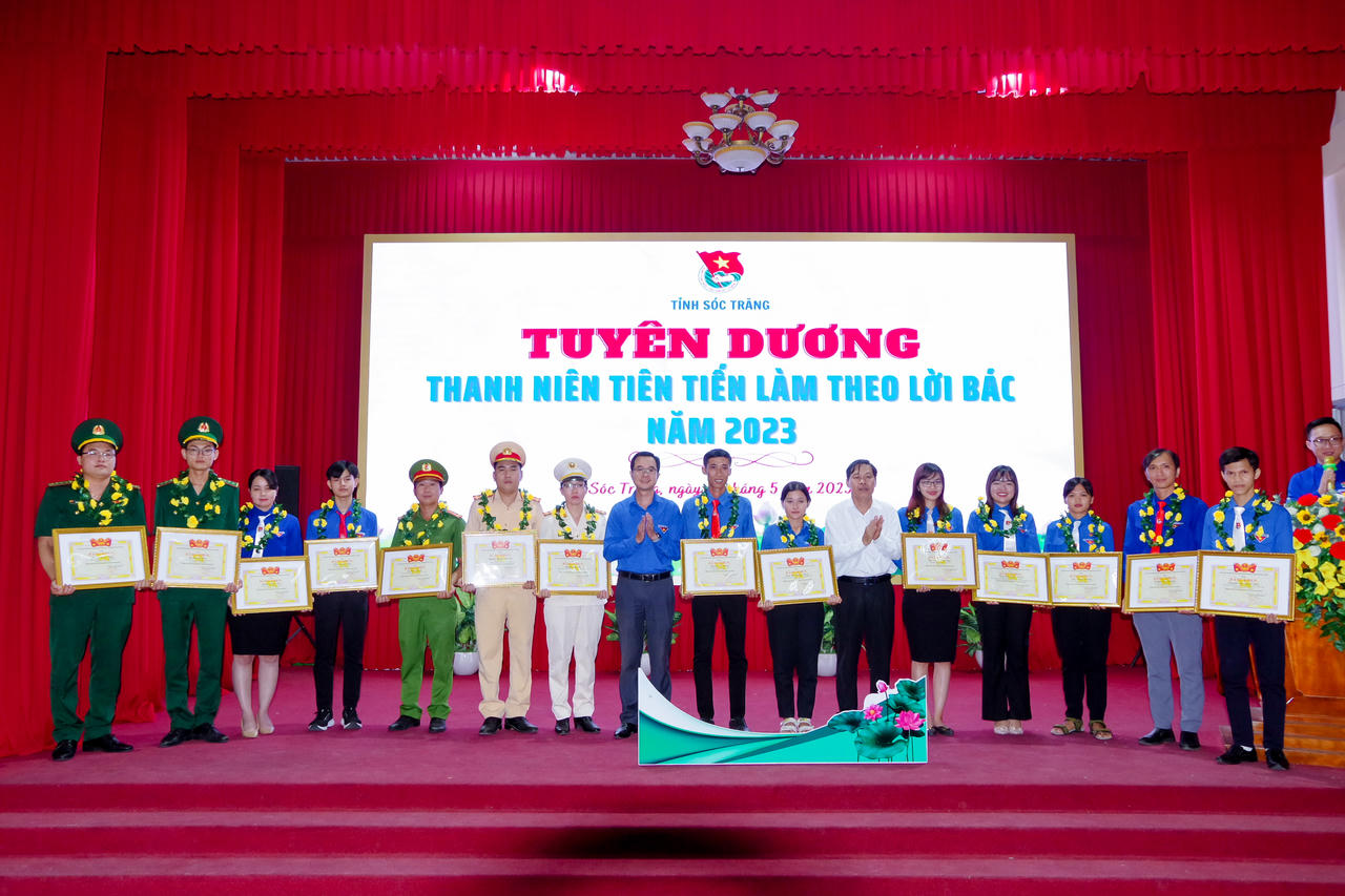 Tuyên dương thanh niên tiêu biểu ở Sóc Trăng làm theo lời Bác