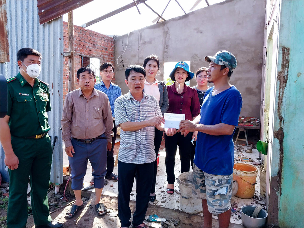 BĐBP Sóc Trăng giúp người dân khắc phục hậu quả thiên tai