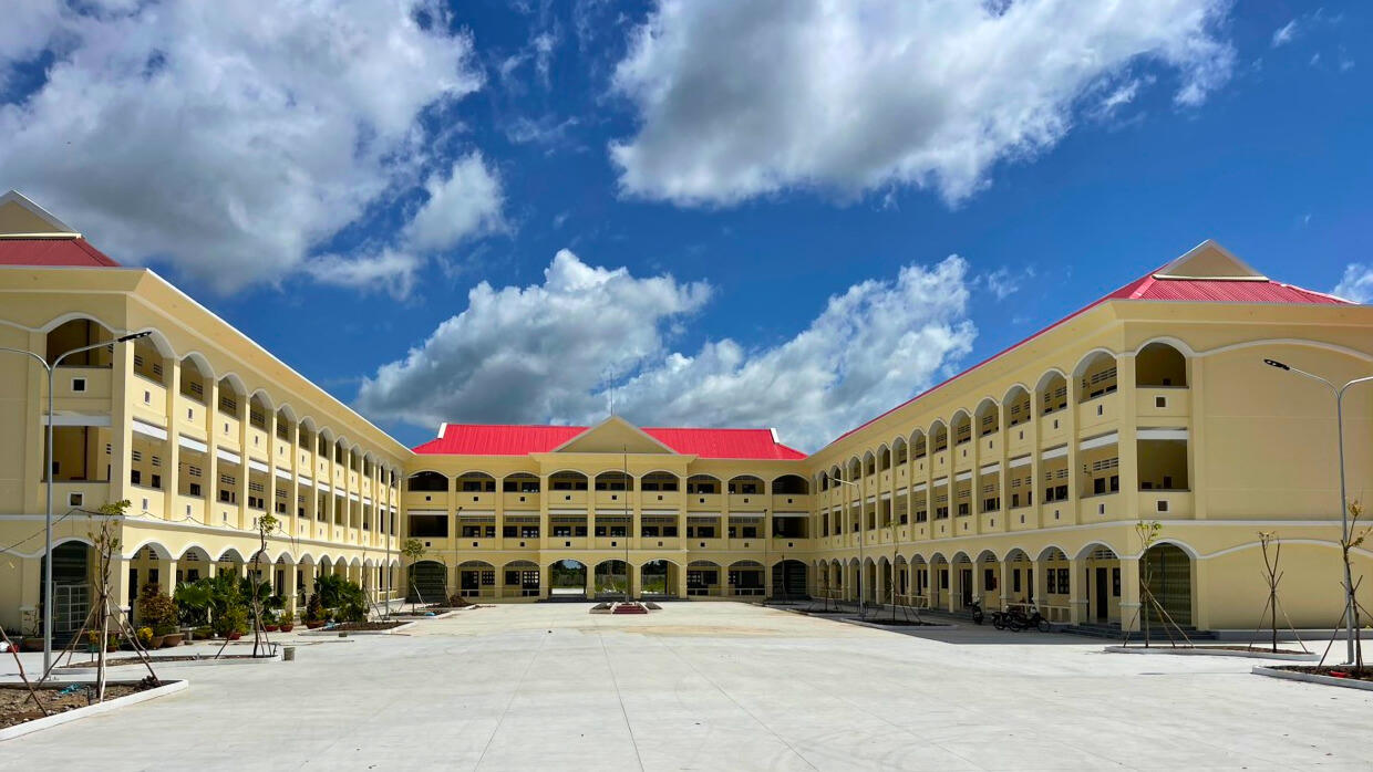 Trường THCS Thạnh Lộc (Tiền Giang) khang trang chuẩn bị đón năm học mới