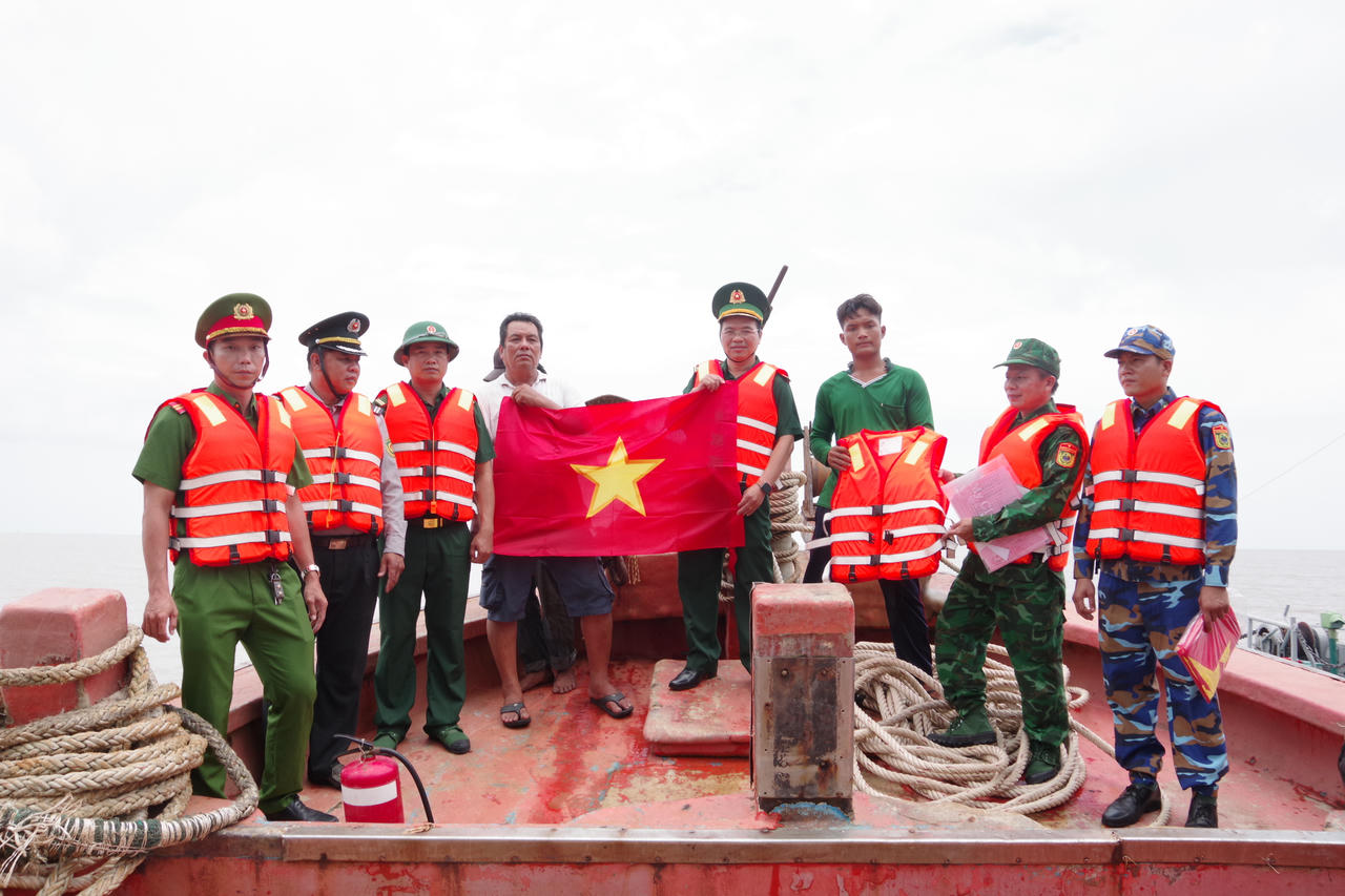 Sóc Trăng tăng cường tuần tra kiểm soát tuyên truyền chống khai thác IUU