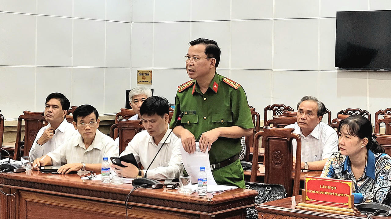 Công an công bố thông tin liên quan vụ con trai 16 tuổi đầu độc cha bằng sữa