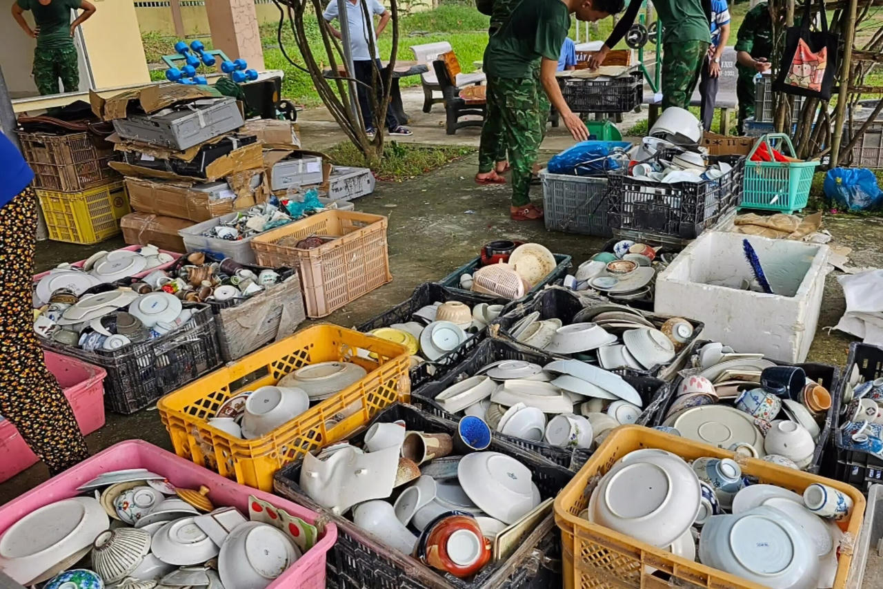 Bắt giữ 5 tấn hàng hoá không rõ nguồn gốc đã qua sử dụng tại Long An