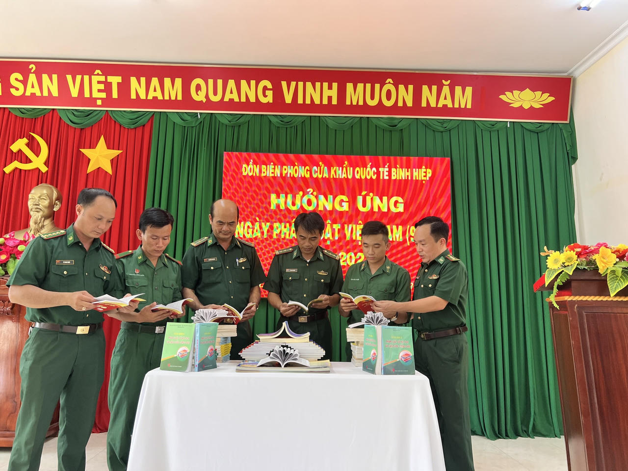 Thiết thực hưởng ứng Ngày Pháp luật Việt Nam tại Long An