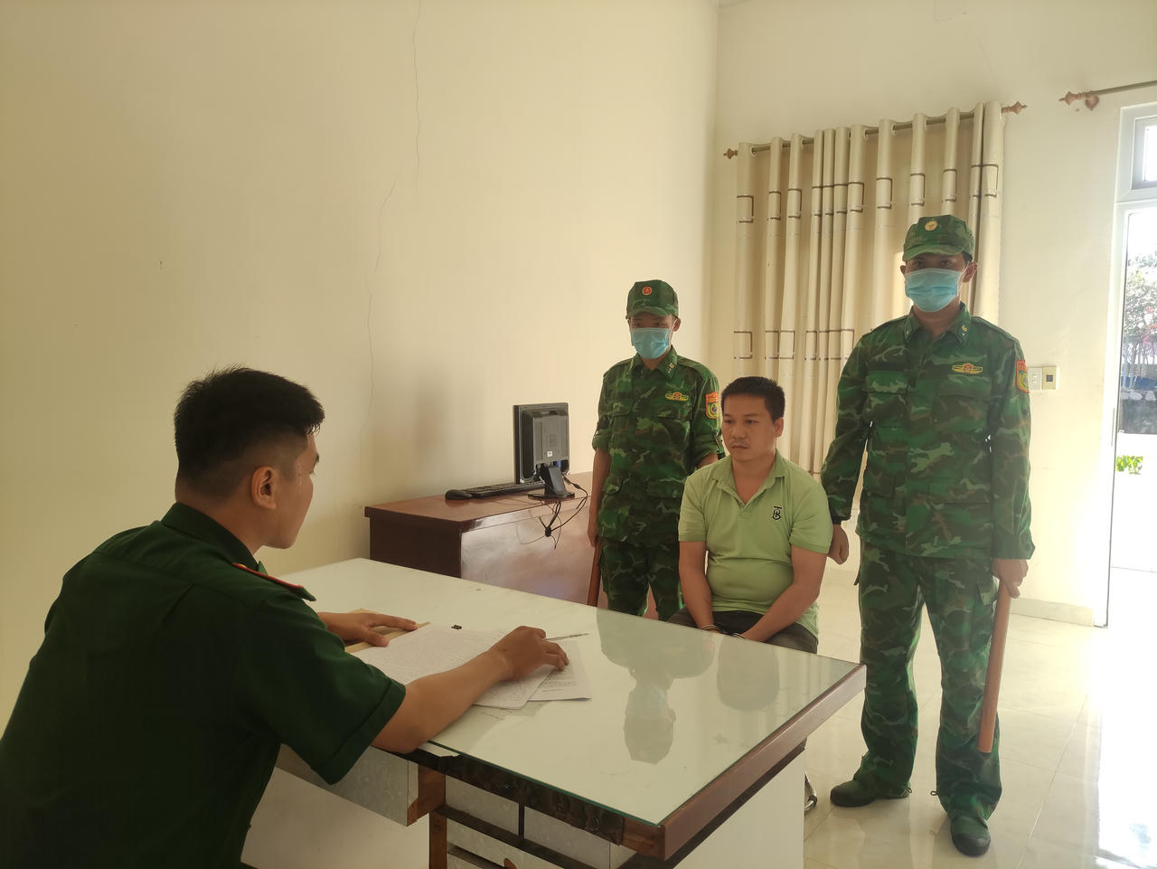 Bắt 575 kg pháo lậu trên tuyến biên giới tỉnh Long An