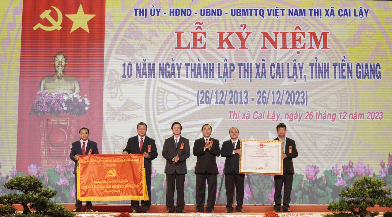 Trọng thể kỷ niệm 10 năm thành lập Thị xã Cai Lậy, tỉnh Tiền Giang