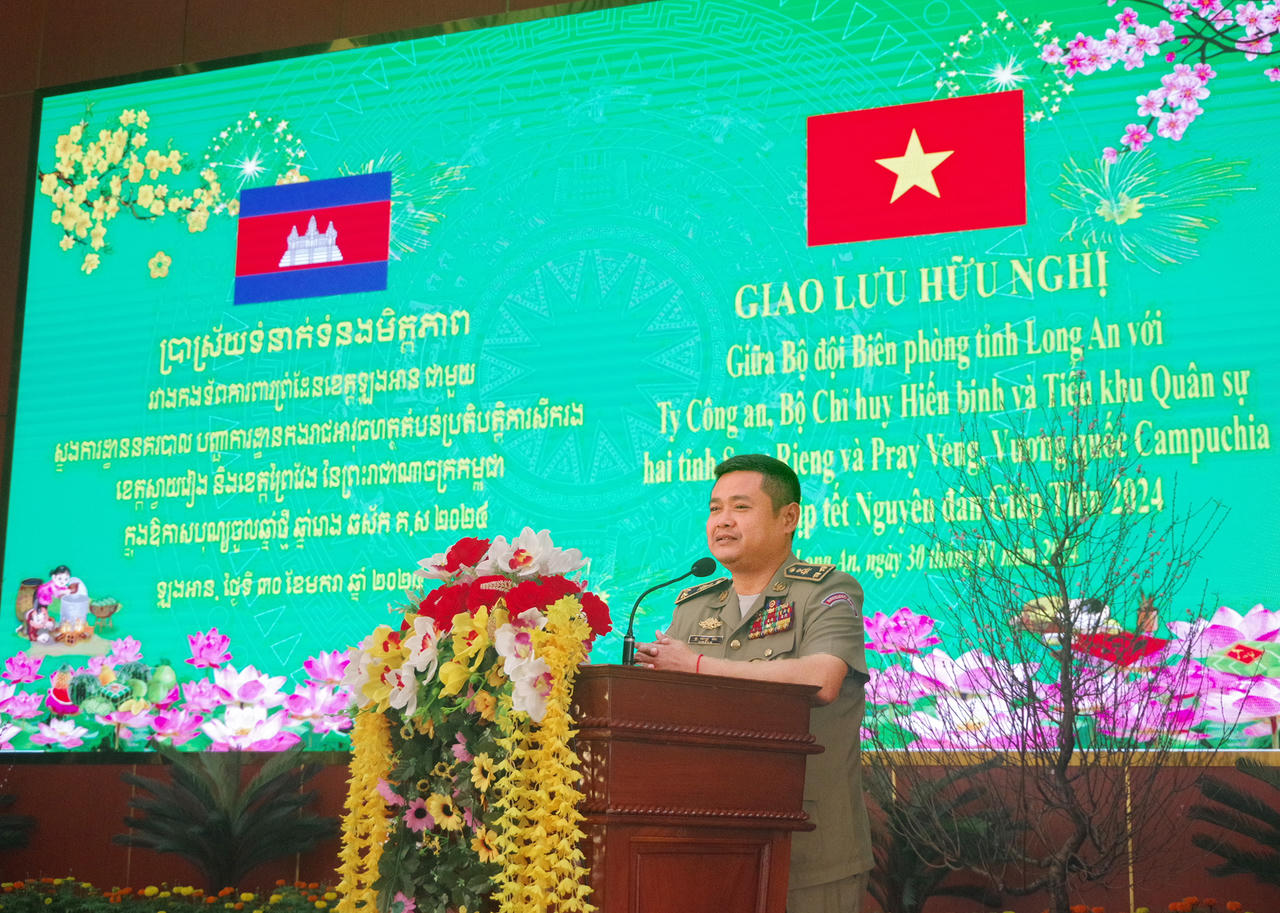 BĐBP Long An giao lưu hữu nghị với lực lượng bảo vệ biên giới Campuchia