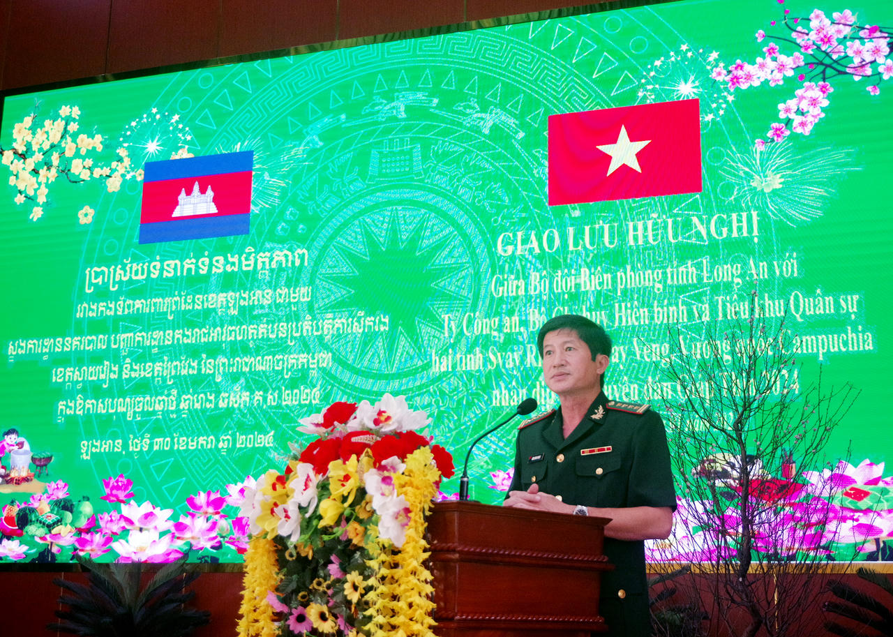 BĐBP Long An giao lưu hữu nghị với lực lượng bảo vệ biên giới Campuchia