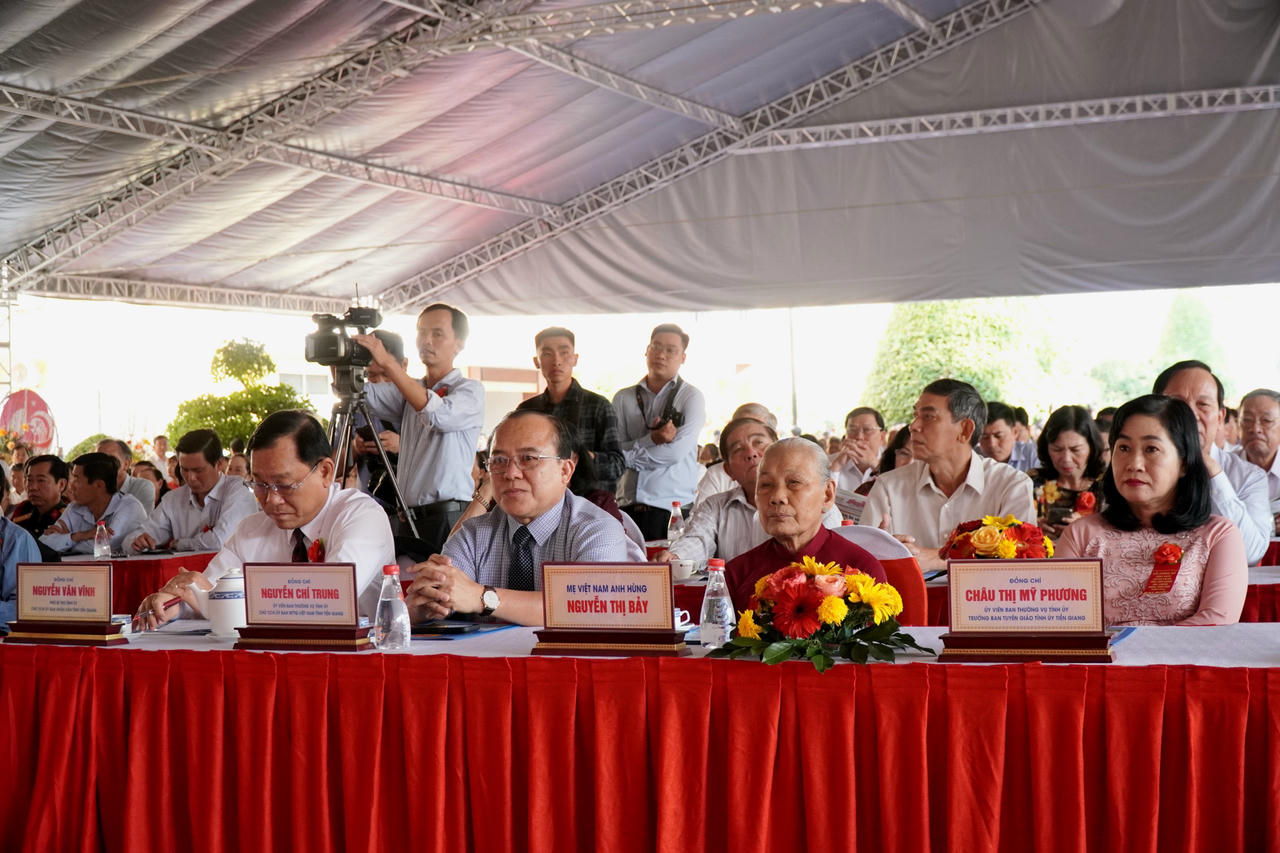 Huyện Cái Bè được công nhận đạt chuẩn nông thôn mới 