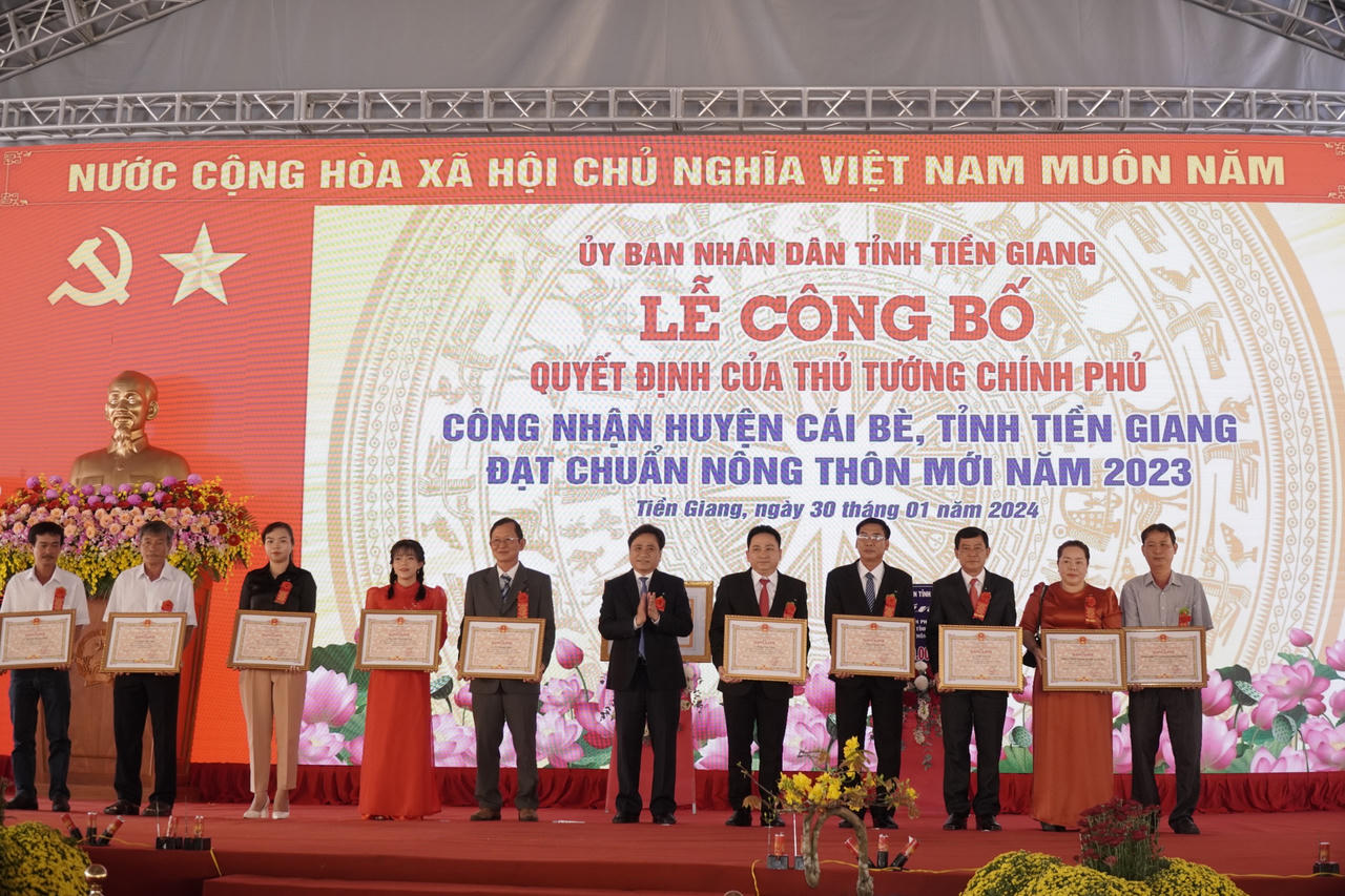 Huyện Cái Bè được công nhận đạt chuẩn nông thôn mới 