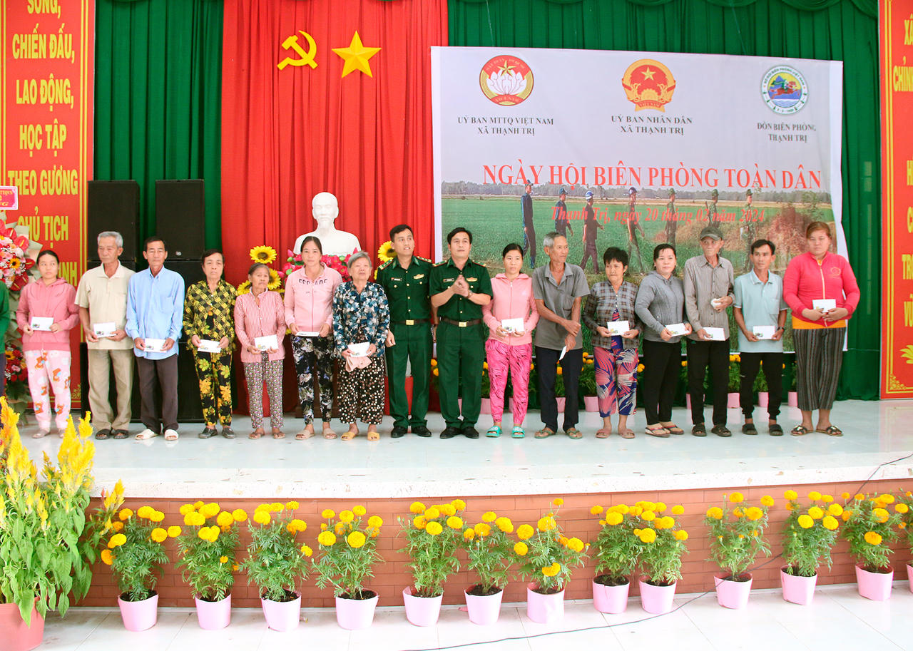 Long An: Tưng bừng mở đầu chuỗi ngày hội Biên phòng toàn dân