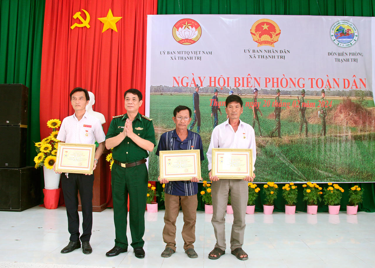 Long An: Tưng bừng mở đầu chuỗi ngày hội Biên phòng toàn dân