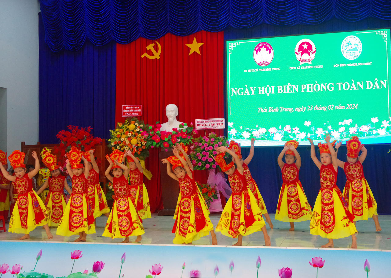 Dấu ấn ngày hội Biên phòng toàn dân trên tuyến biên giới tỉnh Long An