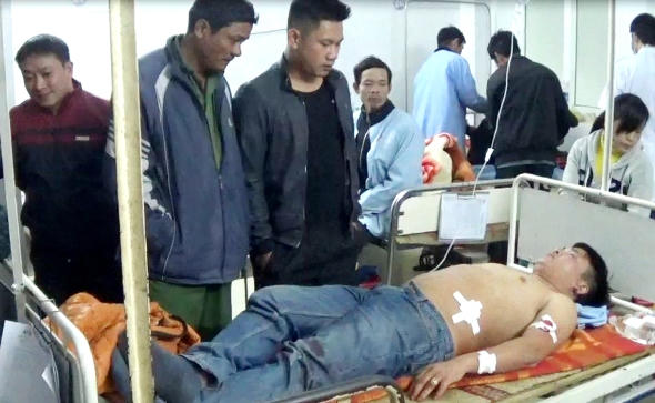 Nổ súng trong quán cà phê, hai thanh niên nhập viện