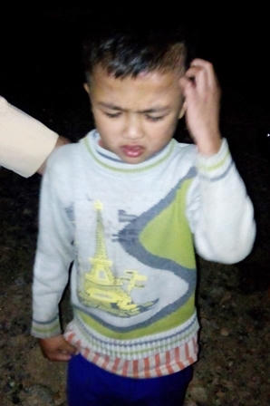 CSGT tìm người thân cho cháu bé 12 tuổi lạc đường lúc rạng sáng