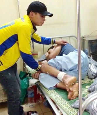 Xót xa: Nạn nhân Formosa nằm trên giường bệnh vẫn kêu cứu