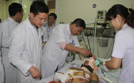 Xót xa: Nạn nhân Formosa nằm trên giường bệnh vẫn kêu cứu