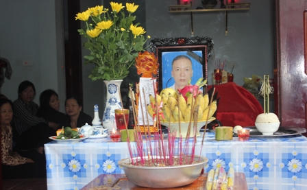 Sập giàn giáo Formosa: Người vợ trẻ gọi tên chồng trong vô vọng