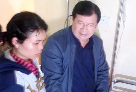 Xót xa: Nạn nhân Formosa nằm trên giường bệnh vẫn kêu cứu