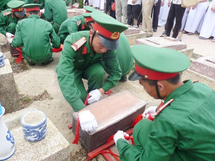 Đón 29 người con hy sinh tại Lào về với đất Mẹ