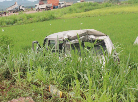 Xe tải tông xe khách văng trúng một người đi xe đạp tử vong