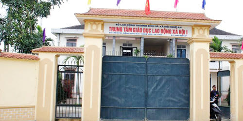 Một cán bộ trung tâm lao động đột tử vào sáng sớm