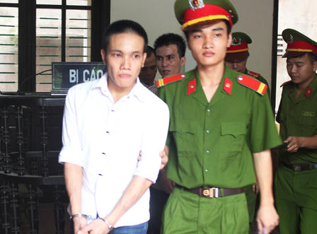 5 năm tù cho con trai chém chết cha đẻ