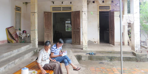 Bắt gã chồng dùng xăng đốt vợ khiến con trai thiệt mạng