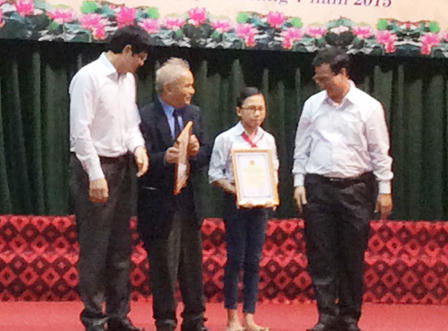  Trao giải cuộc thi viết “Tìm hiểu Hiến pháp Nước CHXHCN Việt Nam“