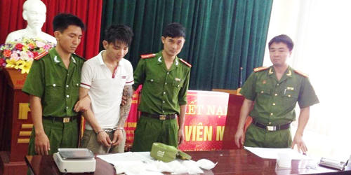 Phá chuyên án mua bán chất ma túy, thu giữ 2 khẩu súng quân dụng