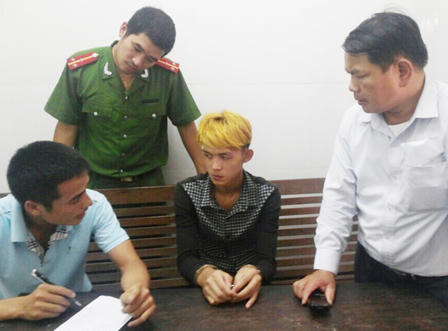 Tên cướp nhuộm tóc, thay đổi hình dạng trốn nã sang Trung Quốc