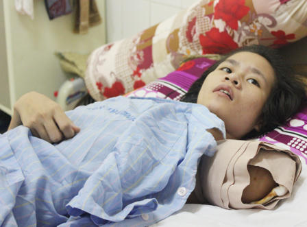 Hổ nuôi trong vườn thú của "đại gia" Mường Thanh cắn cụt tay du khách