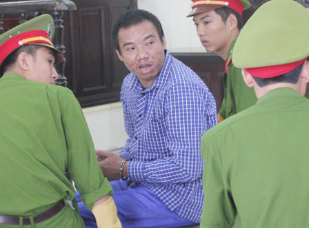 Phạm nhân nhiễm HIV giết bạn tù nhận án chung thân