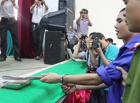 Nhìn lại vụ thảm sát bản Phồng qua phiên tòa xét xử bị cáo Vi Văn Hai