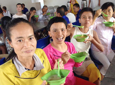 "Bữa cơm 3 miếng thịt mỡ và canh", sao 5 năm mới phát hiện?