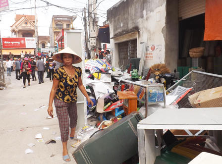 Hỗn loạn giao thông trên Quốc lộ 1A do... cháy