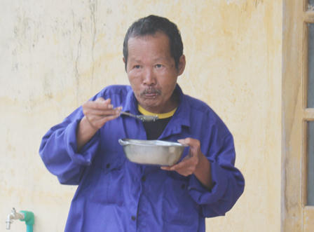 Bữa trưa khác tại nơi “5 năm 'một bát cơm ba miếng thịt mỡ“