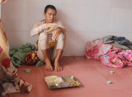 Bữa trưa khác tại nơi “5 năm 'một bát cơm ba miếng thịt mỡ“