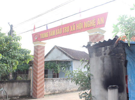 Bữa trưa khác tại nơi “5 năm 'một bát cơm ba miếng thịt mỡ“