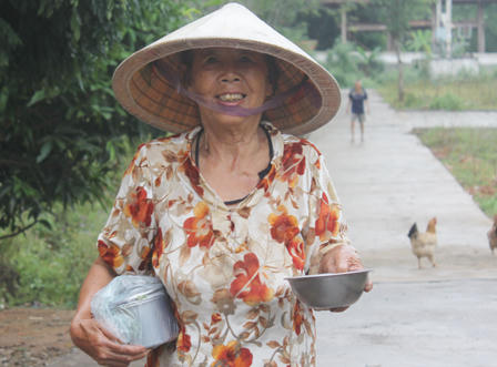 Bữa trưa khác tại nơi “5 năm 'một bát cơm ba miếng thịt mỡ“