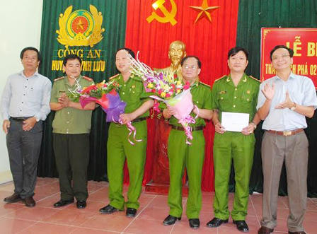 Phục bắt hai đối tượng giấu lượng pháo "khủng" bán Tết