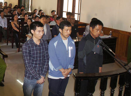 Vắng bị hại, hoãn phiên xử vụ sập giàn giáo làm 13 người chết 