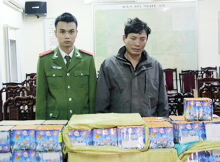 Phá án nhanh vụ mua bán pháo, Công an Nghệ An được thưởng nóng