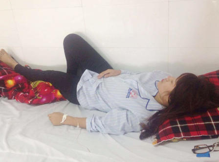 Hai mẹ con vô cớ bị chặn xe, đánh nhập viện