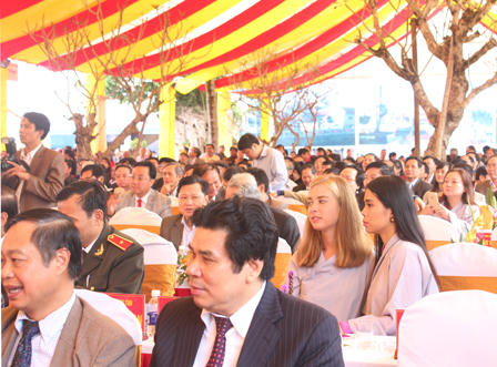 Bộ trưởng Hà Hùng Cường dự lễ khánh hạ, đón nhận bằng di tích Quốc gia chùa Hoằng Phúc