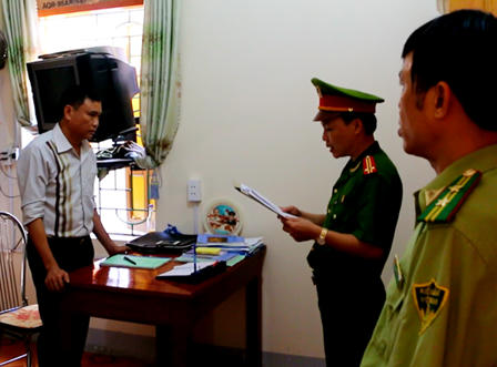 Khởi tố Hạt trưởng hạt kiểm lâm đòi “chung chi”