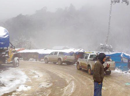 Lần đầu tiên trong lịch sử, băng tuyết xuất hiện miền Tây Nghệ An