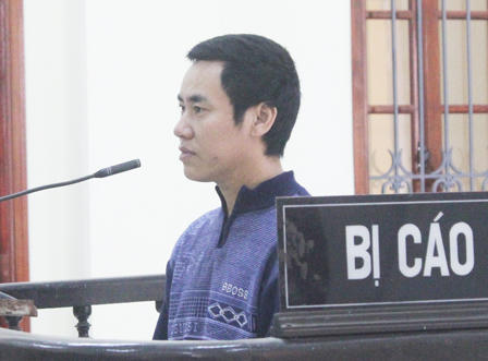 Gã chồng hèn hạ giữa đêm cắt cổ vợ trút giận