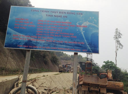 Thuỷ điện gần ngàn tỷ xây không phép rầm rộ xây dựng giữa đại ngàn